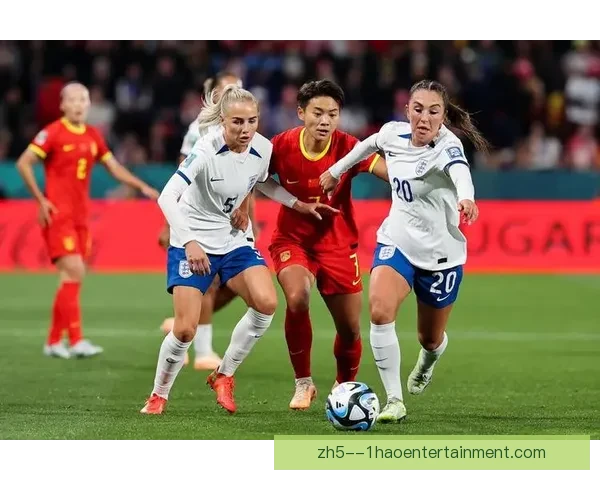 女足比赛周边产品热销引领时尚潮流 球迷热衷收藏品纷纷抢购 女足比赛周边产品热销引领时尚潮流 球迷热衷收藏品纷纷抢购