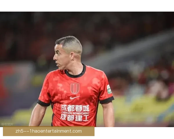 罗慕洛伤愈归来成成都蓉城中场核心引领攻防节奏